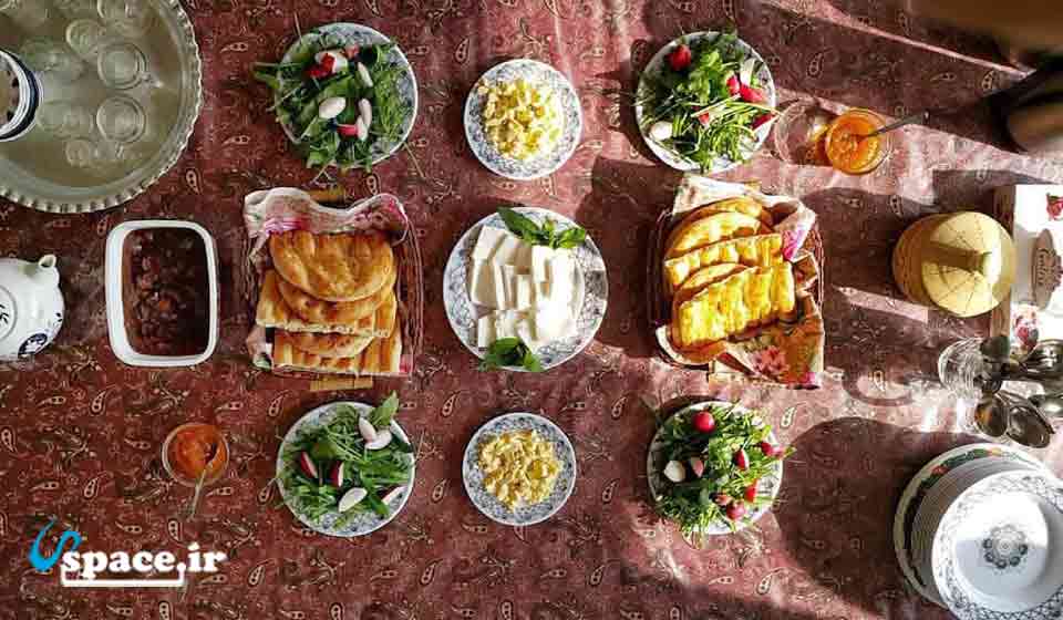 صبحانه محلی در اقامتگاه بوم گردی افضل روآر - شیرگاه - مازندران